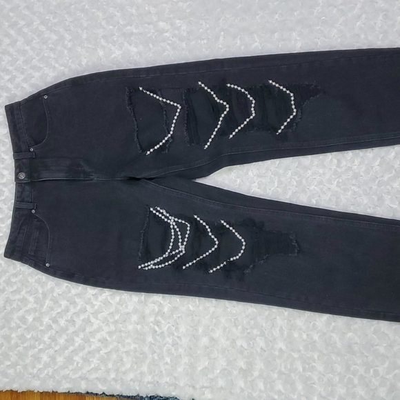 Forever 21 Distressed Pearl Detail Black Jeans - Picture 3 of 16